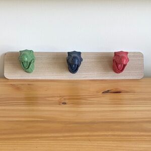 Pillowfort Dinosaur Head Wall Hooks - Green, Navy, Red